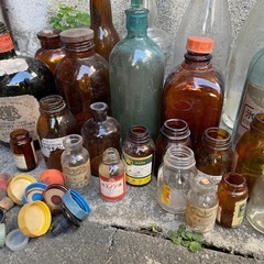 古い昔の瓶の画像