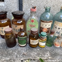 古い昔の瓶の画像