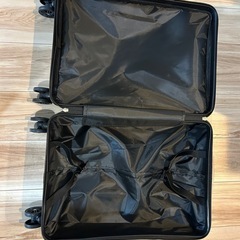 機内持ち込みサイズ　スーツケース　白の画像