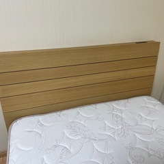 11/29.30急募‼︎難あり！セミダブルベッドの画像