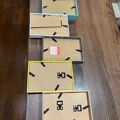 額とティシュケースの画像