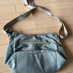 ショルダーバッグの画像