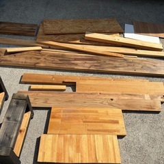 廃材、足場板などの画像