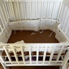ベビーベッドの画像