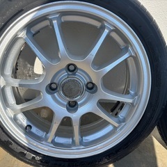 タイヤホイールの画像
