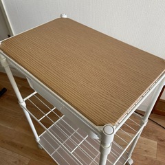 引き出し付きワゴンの画像