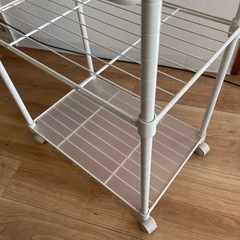 引き出し付きワゴンの画像