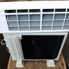 YAMADA 6〜8畳 2.2kWルームエアコン YHA-S22P-W 2024年製の画像