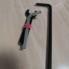 黒シングルベッド値下げ中！！　宮付き（コンセント２個口）組み立て式の画像