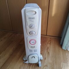 オイルヒーター　デロンギ R630907EFSの画像