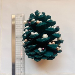 パール装飾 松ぼっくり アレンジメント　クリスマス　正月　飾りの画像