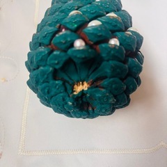 パール装飾 松ぼっくり アレンジメント　クリスマス　正月　飾りの画像