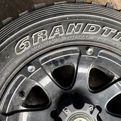 タイヤ　ホイールの画像