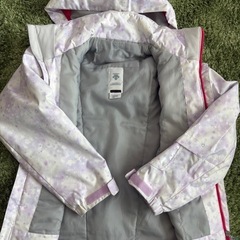 スキーウェア　デサント　140 クリーニング済みの画像