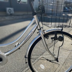 ★綺麗です★自転車24型シルバーLEDライト付きの画像