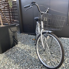 ★綺麗です★自転車24型シルバーLEDライト付きの画像