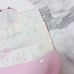 🌸キティー🌸お食事エプロン🌸ベビー🌸の画像