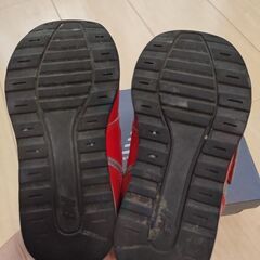 ［14.5cm］new balance 赤スニーカーの画像