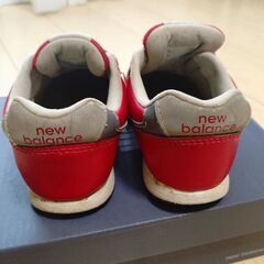 ［14.5cm］new balance 赤スニーカーの画像