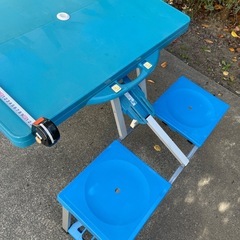 折畳みテーブルとチェア 4人用の画像