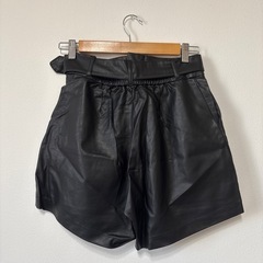 INGNI レザー　ショートパンツの画像