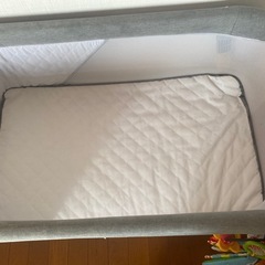 YATOMI折りたたみベビーベットの画像