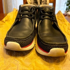 クラークス Tawyer MIDワラビー レザー メッシュ スニーカー25cmの画像