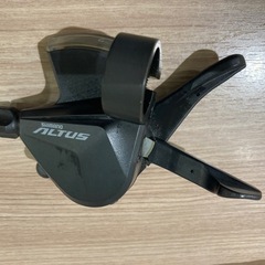 ⭕️ 自転車　シフター　変速　シマノ　アルタス　　9速  SL-M 2010の画像