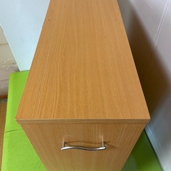 【Ｃ】これは便利‼️ 押入れ収納ラック／フリーワゴン(本棚)奥行26cmの画像