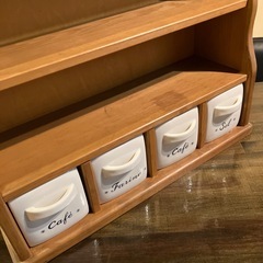 カントリー飾り棚の画像