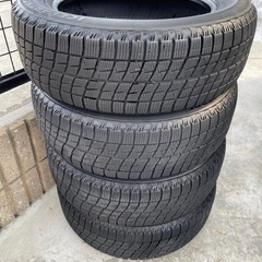 A🟩スタッドレスタイヤ🟩バリ山🟩4本の価格🟪185/60R15🟪ブリヂストン🟪BRIDGESTONE ICE PARTNER🟪屋根付き壁付き倉庫でシートをかけて厳重に保管しています🟪タイヤ値上がりの今、大変お買い得ですよ‼️の画像
