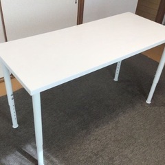 ニトリ　プレフェ ダイニングテーブル 白 140cm 脚付きの画像