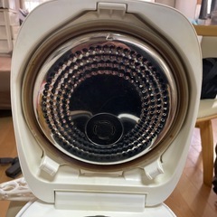 炊飯器の画像