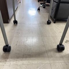 J3253　【リユースのサカイ柏店】　　オフィスチェア　椅子　キャスター付の画像