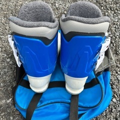 スキーブーツ　の画像