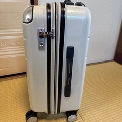 美品！キャリーケースの画像