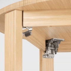 IKEAのテーブル（モクスボーダ）の画像