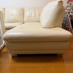 サコモディ本革ソファの画像