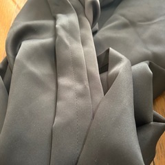 黒いカーテンの画像