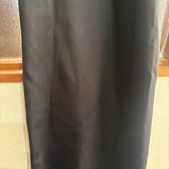 黒いカーテンの画像