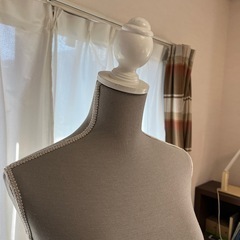 スタンド付きトルソー｜軽い汚れありのためお得にの画像