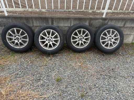 スタッドレスタイヤ195/60/15