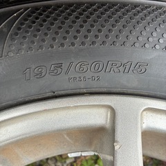 スタッドレスタイヤ195/60/15の画像