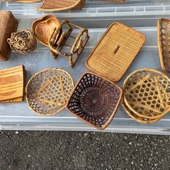 (J2521)木の籠　おしぼり置き　カゴ等　約30個の画像