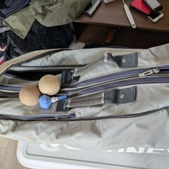 ソフトテニスラケットバッグ付きの画像