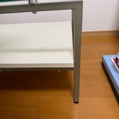 ニトリ　ガラステーブルの画像