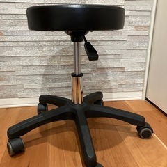 回転椅子 コロ付き 昇降油圧式の画像