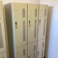 事務ロッカー  3列×2段の画像