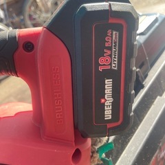 チェンソーバッテリー付きの画像