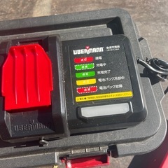 チェンソーバッテリー付きの画像